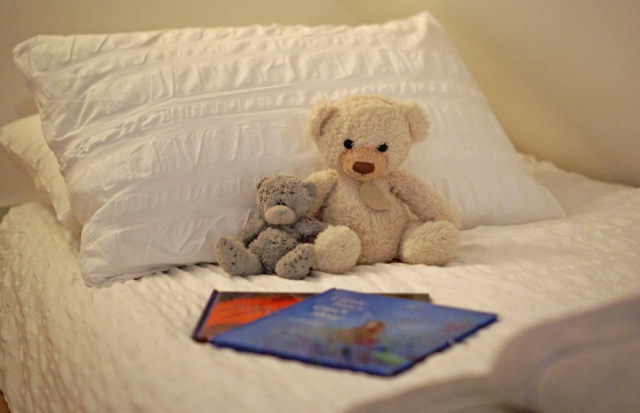 Westbury Cross House Bed & Breakfast Dış mekan fotoğraf